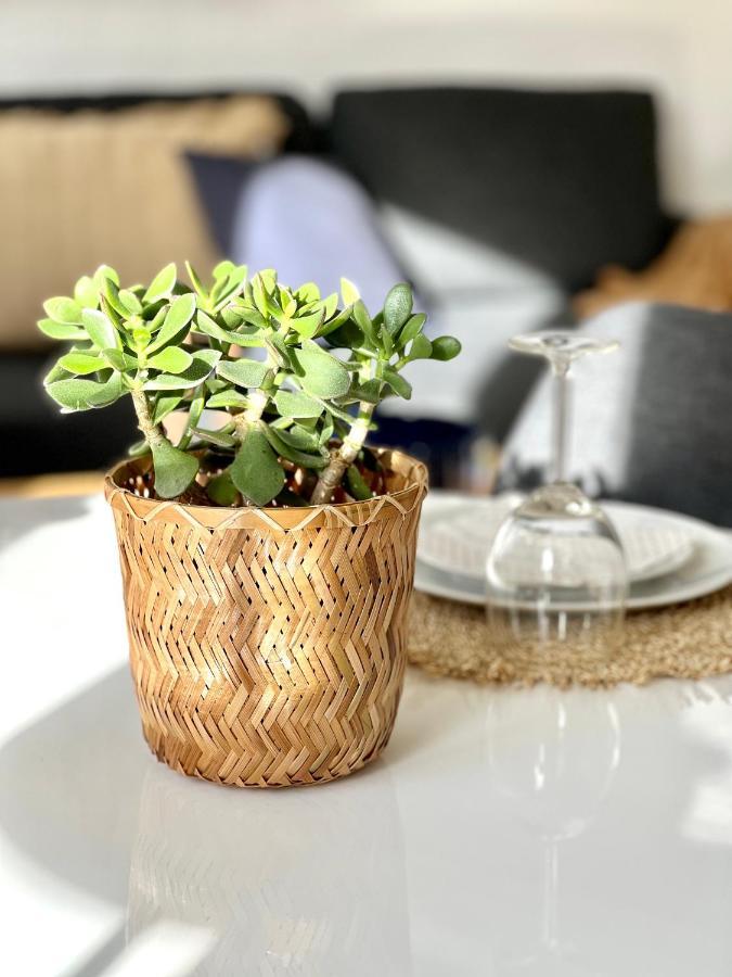 Boho Apartment: Netflix + Balcony + Bathtub Essen Eksteriør bilde