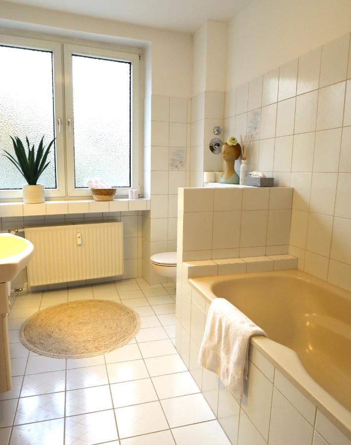 Boho Apartment: Netflix + Balcony + Bathtub Essen Eksteriør bilde
